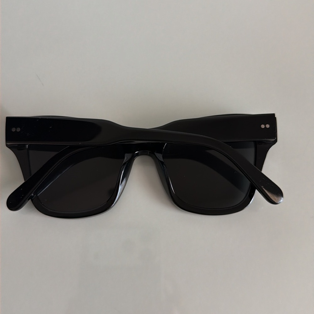 Chimi 07 Black Sunglasses - Picture 10 of 11